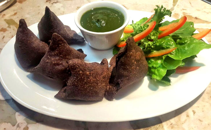 Singhare ke Atte ka Samosa